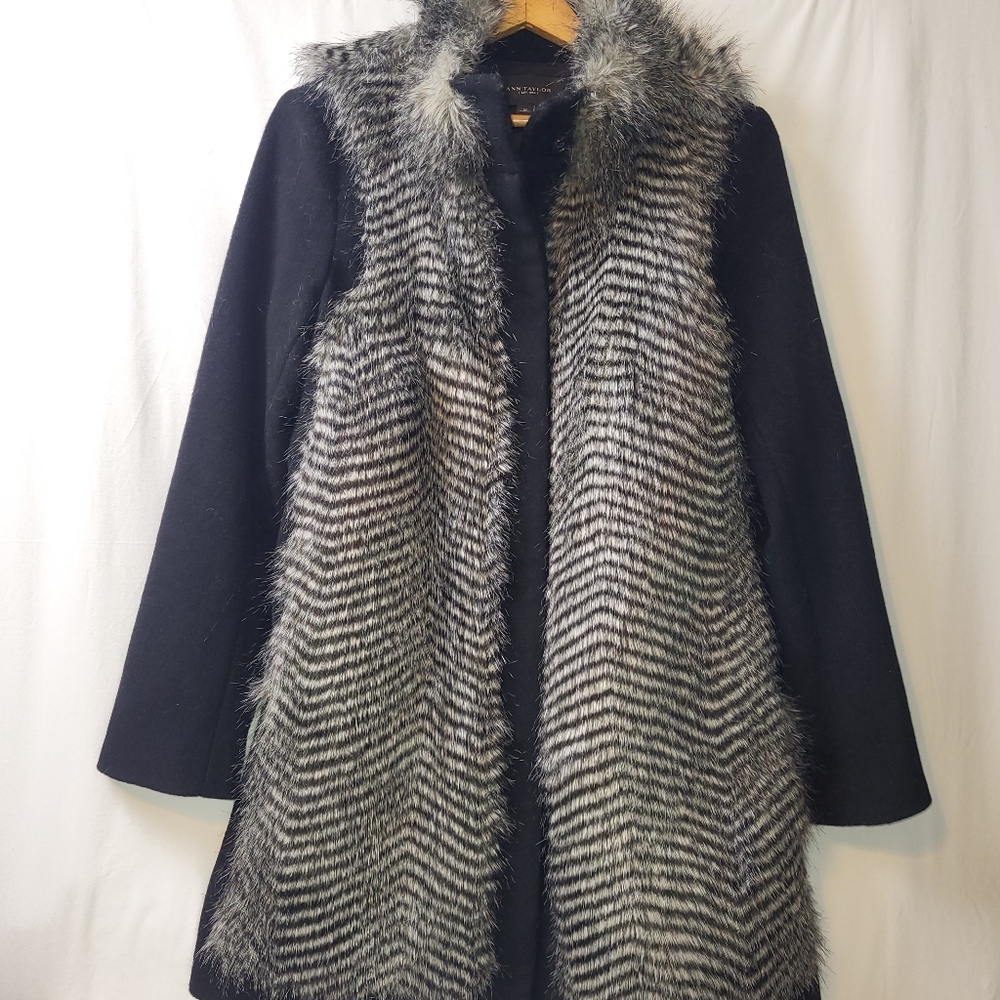 Ann Taylor Wool Cashmere Blend Faux Fur Vest Overlay Coat Women's Size‎ Medium